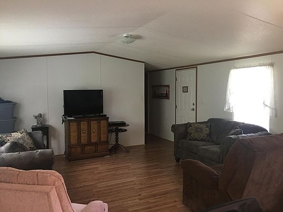 2nd image of 302 Dartmoor Dr