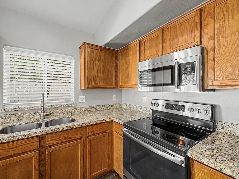 1321 N Malibu Ln — Photo 7