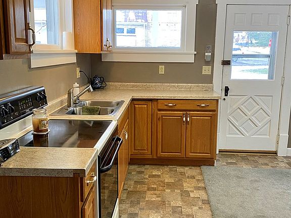 4th image of 104 W Campbell St