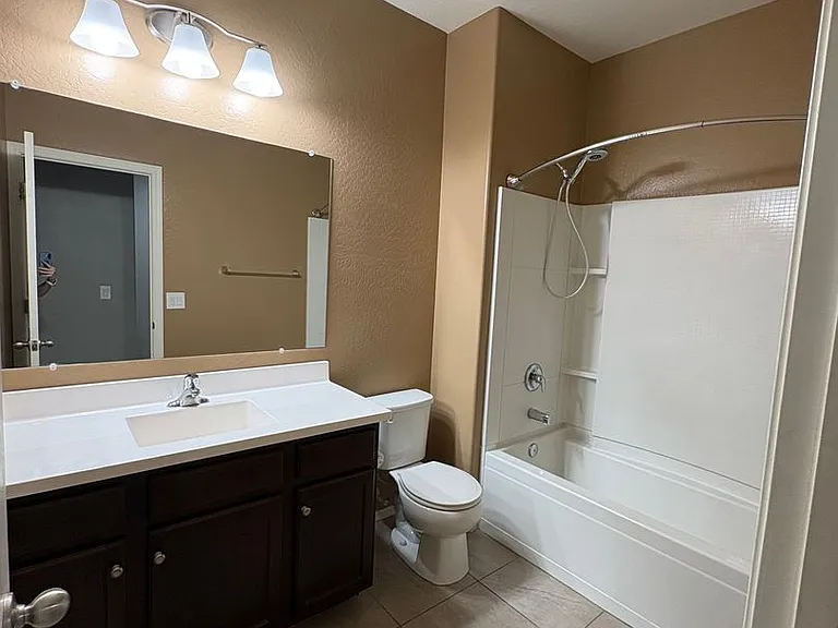 21248 W Palm Ln — Photo 11