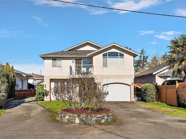 2124 James White Blvd W, Sidney, BC V8L 1Z2