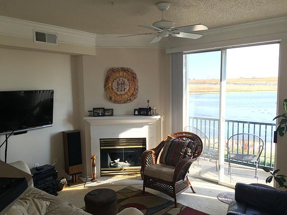 Sunny living room with Amazing Views