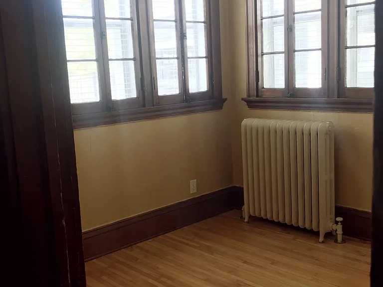 526 Reeves Dr — Photo 6