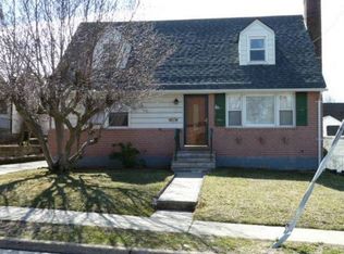 309 Coolidge Ave, Mineola, NY 11501