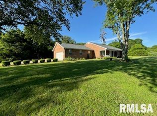 13866 E Jaycee Lake Ln, Mount Vernon, IL 62864