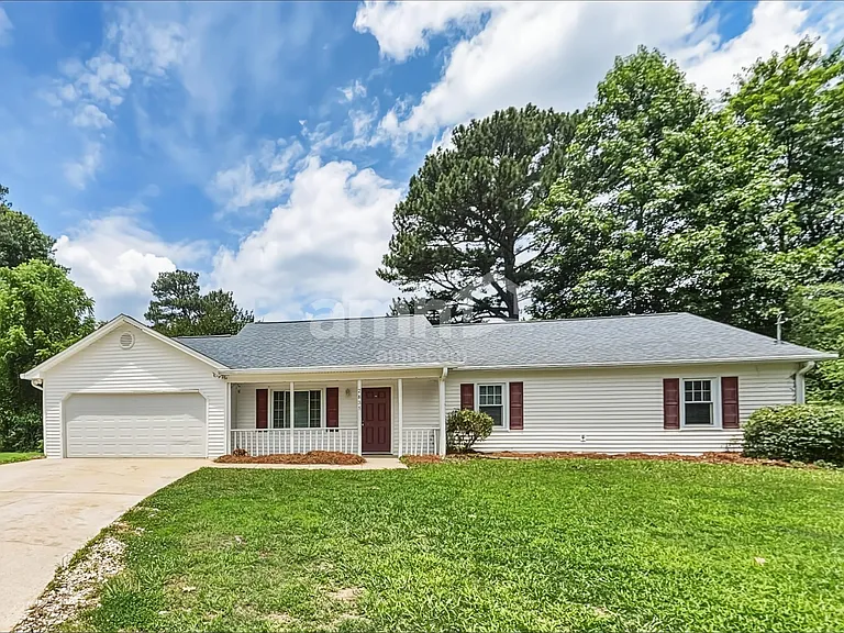 2835 Shane Dr — Photo 1