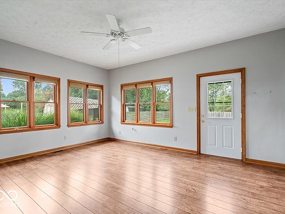5th image of 8016 Chiltern Dr