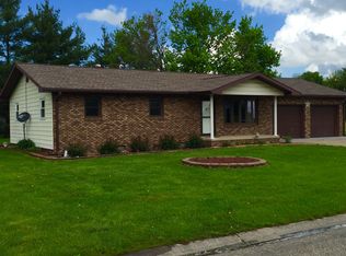 2 Stone Forge Pike, Flora, IL 62839