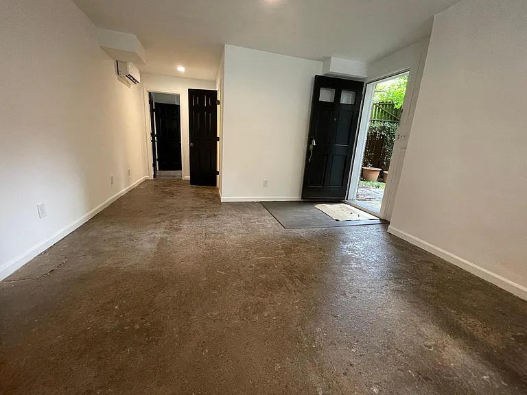 1034 Euclid Ave NE #B — Photo 7