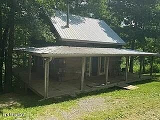 3rd image of 182 Hillbilly Ln