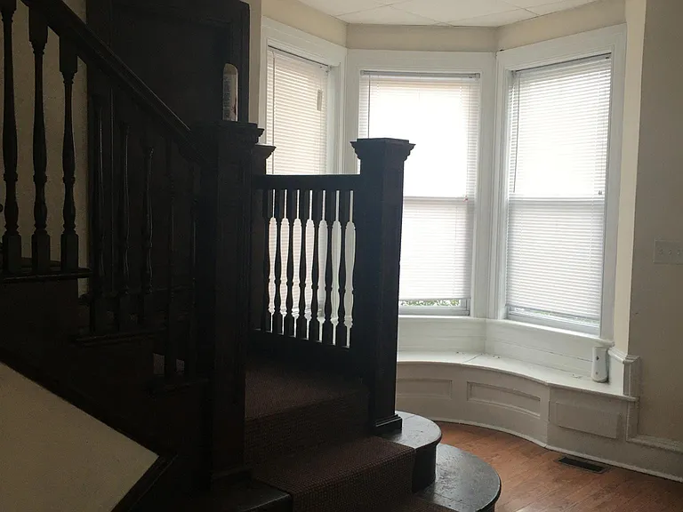 146 E High St — Photo 5