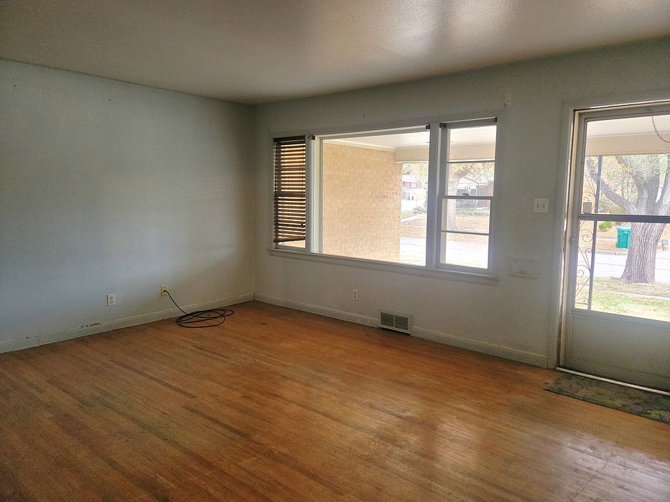 2109 S Parkwood Ln, Wichita, KS 67218 Zillow