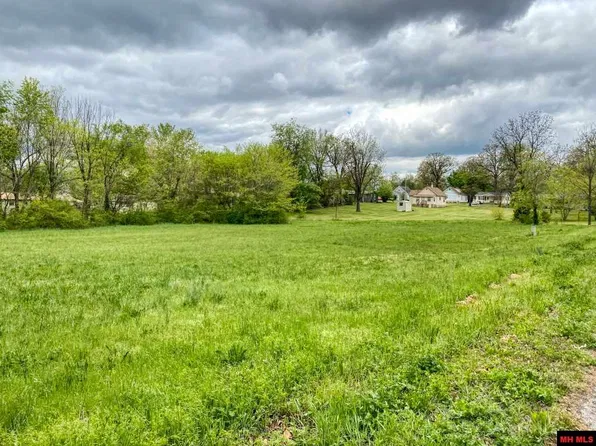 Foster St, Mountain Home, AR 72653