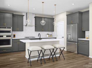 8226 Franklin Trail St, Charlotte, NC 28227