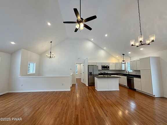 3rd image of 763 Milford Rd