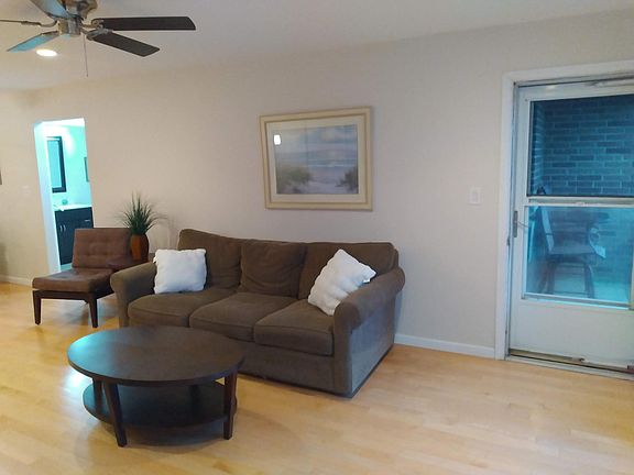 Entrance out to balcony