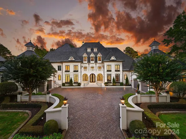 8433 Eagle Gln, Charlotte, NC 28210