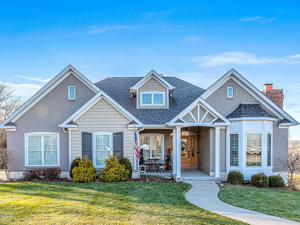 1st image of 815 Martin Way