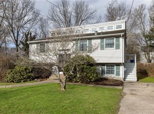 65 Edgewater Rd, Narragansett, RI 02882