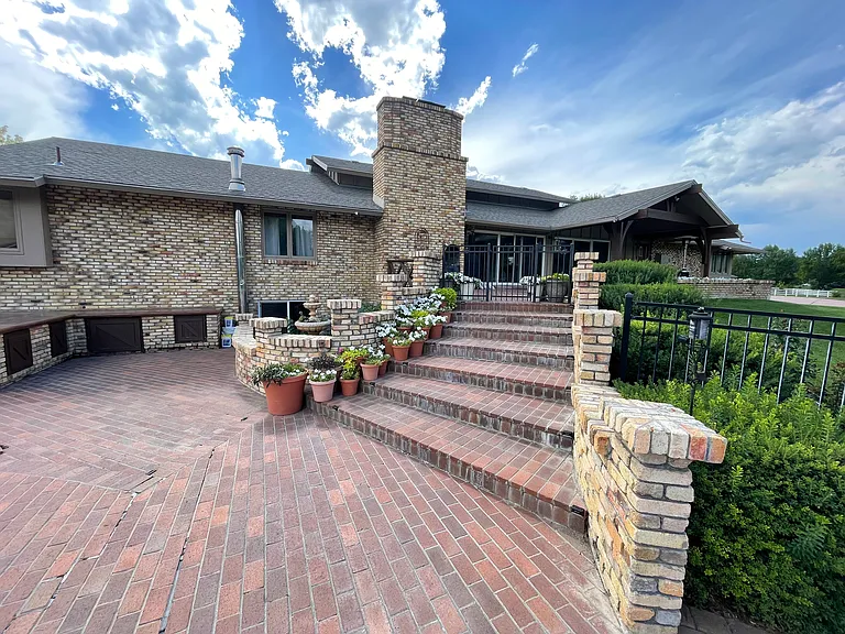 1002 Creek Ct — Photo 4