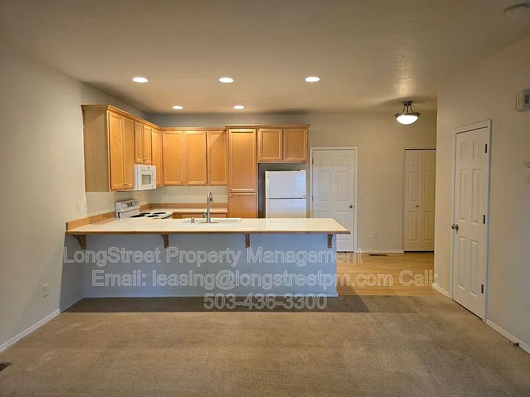 3008 NW Morning Glory Dr — Photo 4