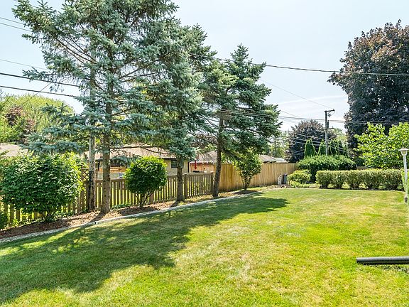 2nd image of 435 Pinehurst Dr
