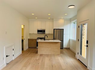 5037 SE Mill St #1, Portland, OR 97215