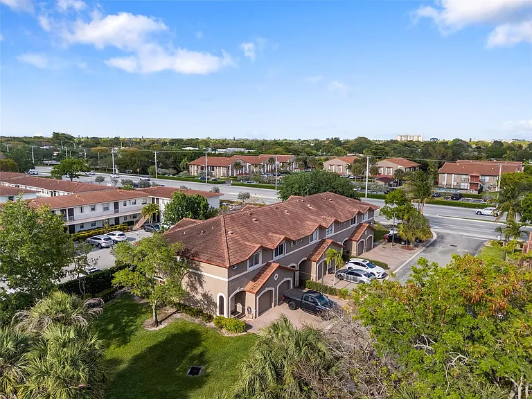 3134 Coral Ridge Dr #3136 — Photo 2