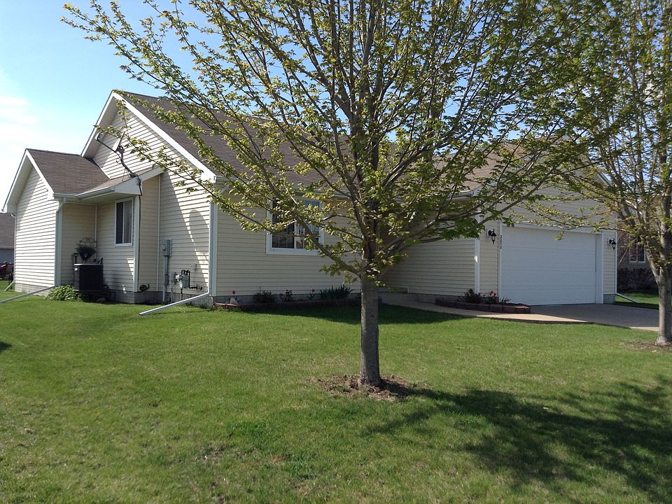 1st image of 2050 SE Prairie Creek Dr
