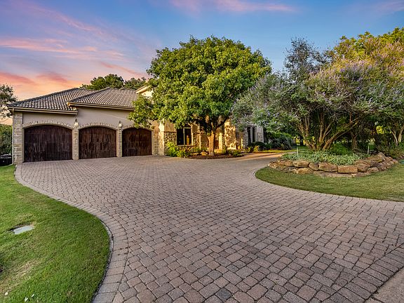 3rd image of 705 Pecan Crossing Dr