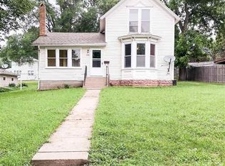 404 E 7th St, Dell Rapids, SD 57022