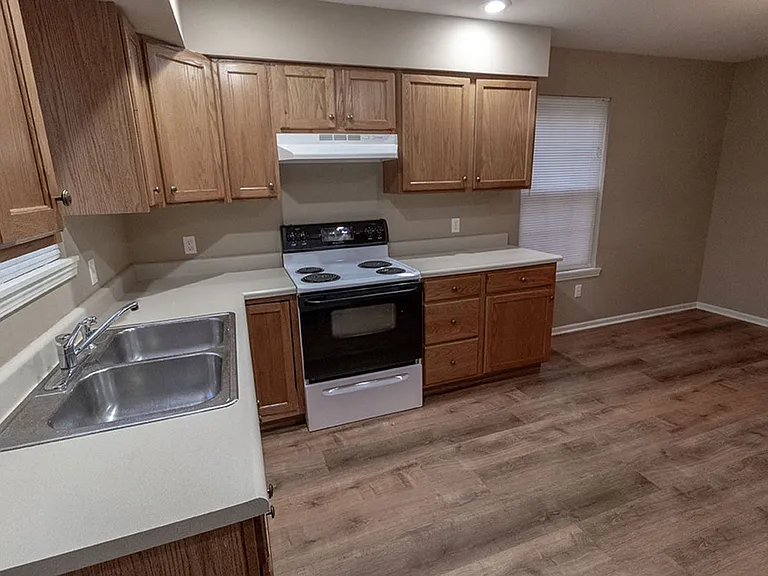 1530 Florence Dr — Photo 5