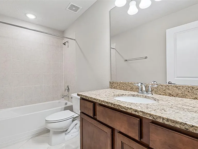 7260 Duxbury Ln — Photo 12