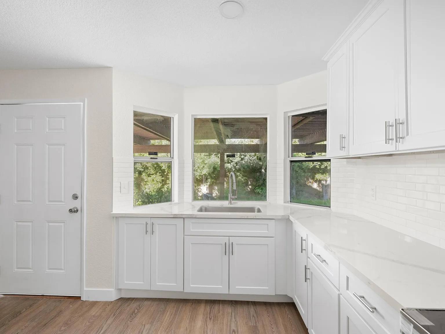 683 Jonquil St — Photo 4