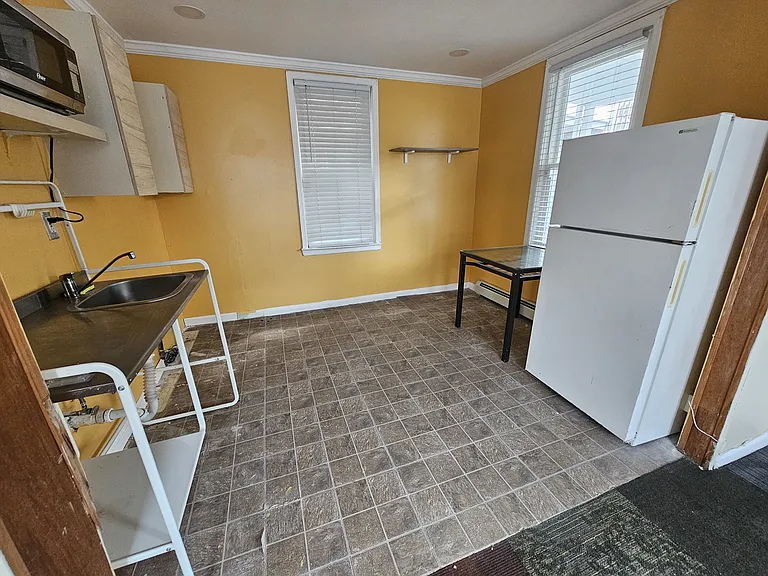 1200 S Wood Ave #B — Photo 7