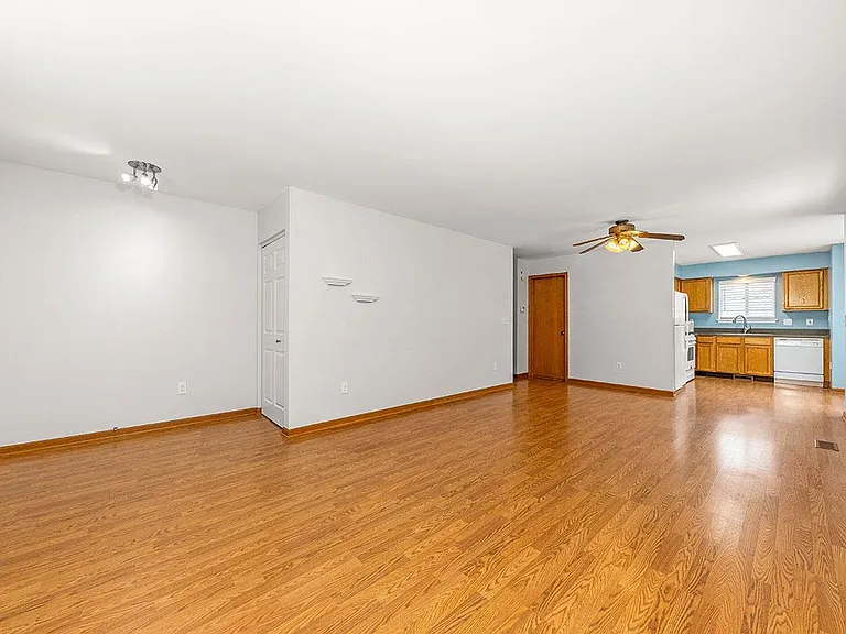21747 Ives Ct — Photo 6