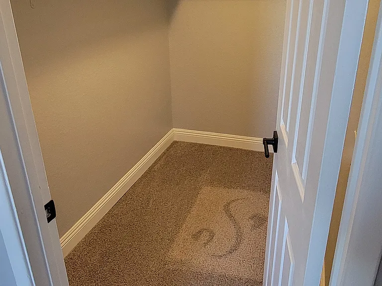 Catalina Gardens Apartments — Photo 21