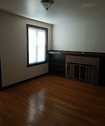 3rd image of 6926 S Cregier Ave #3S
