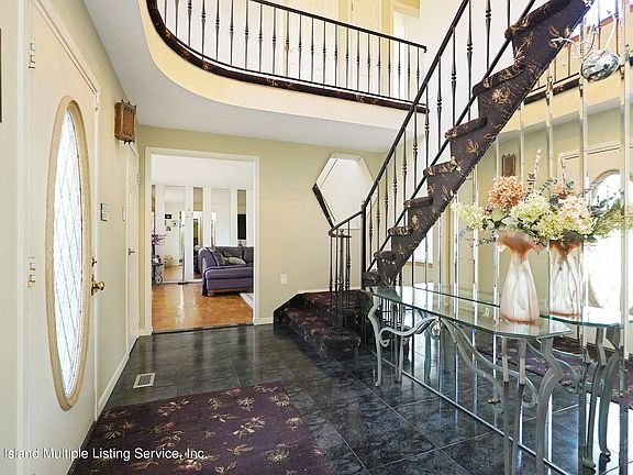 5th image of 90 Carnegie Ave #A