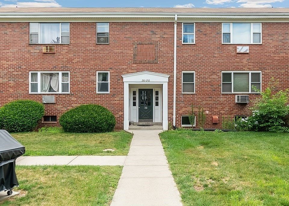 1st image of 288 Regency Park Dr