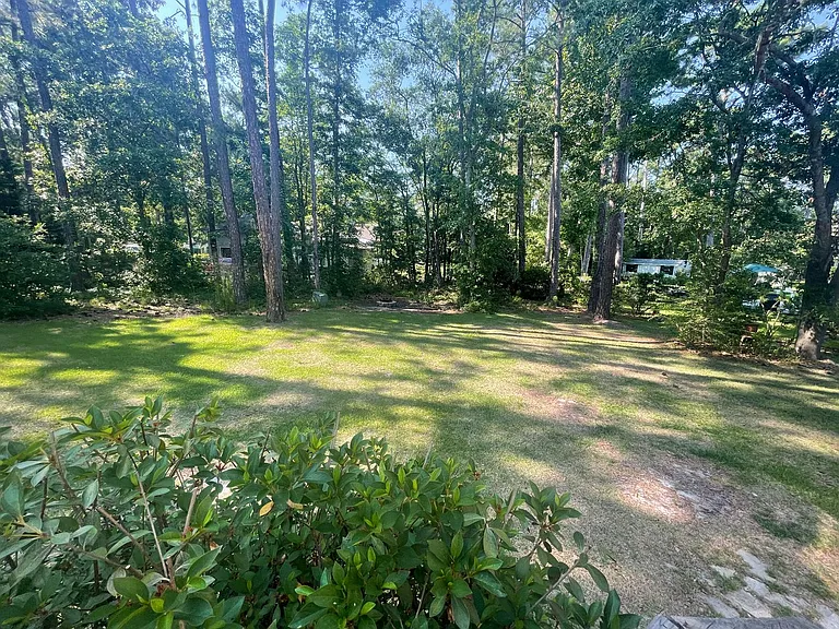 106 Ravenswood Rd — Photo 18