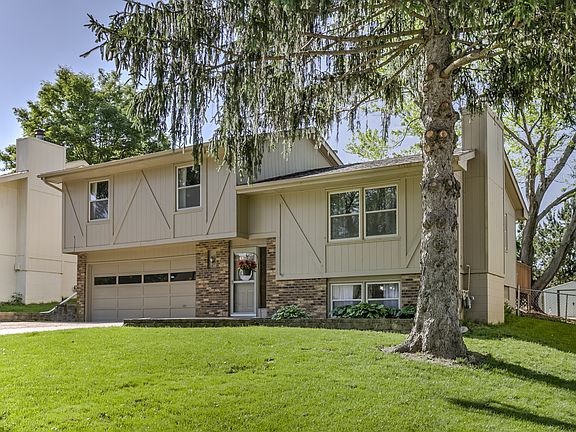 2nd image of 4925 Aspen Dr