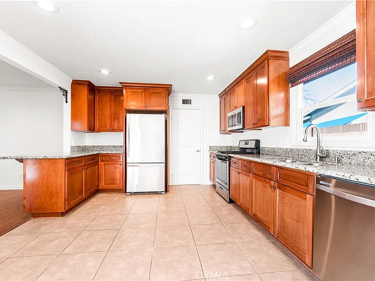 5892 Meadowlark Dr — Photo 8