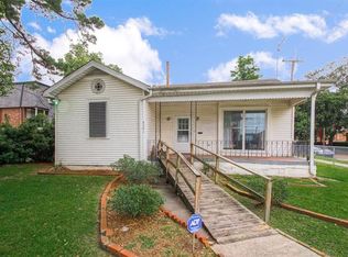 8301 Palm St, New Orleans, LA 70118