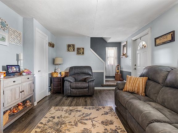5th image of 661 Dunster St