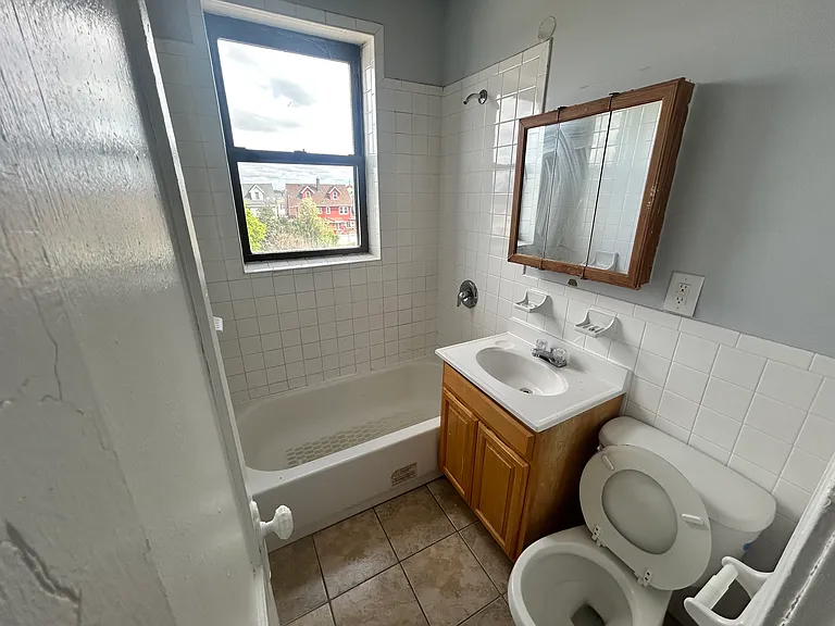 45-47 Kelly Pkwy #D4 — Photo 2