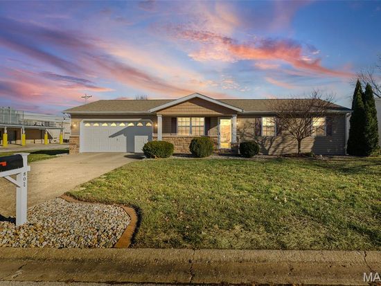 802 Coral Dr, Fairview Heights, IL 62208