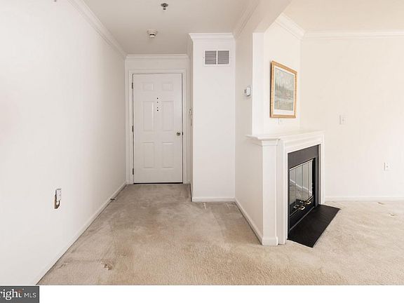 2nd image of 211 Paoli Pointe Dr