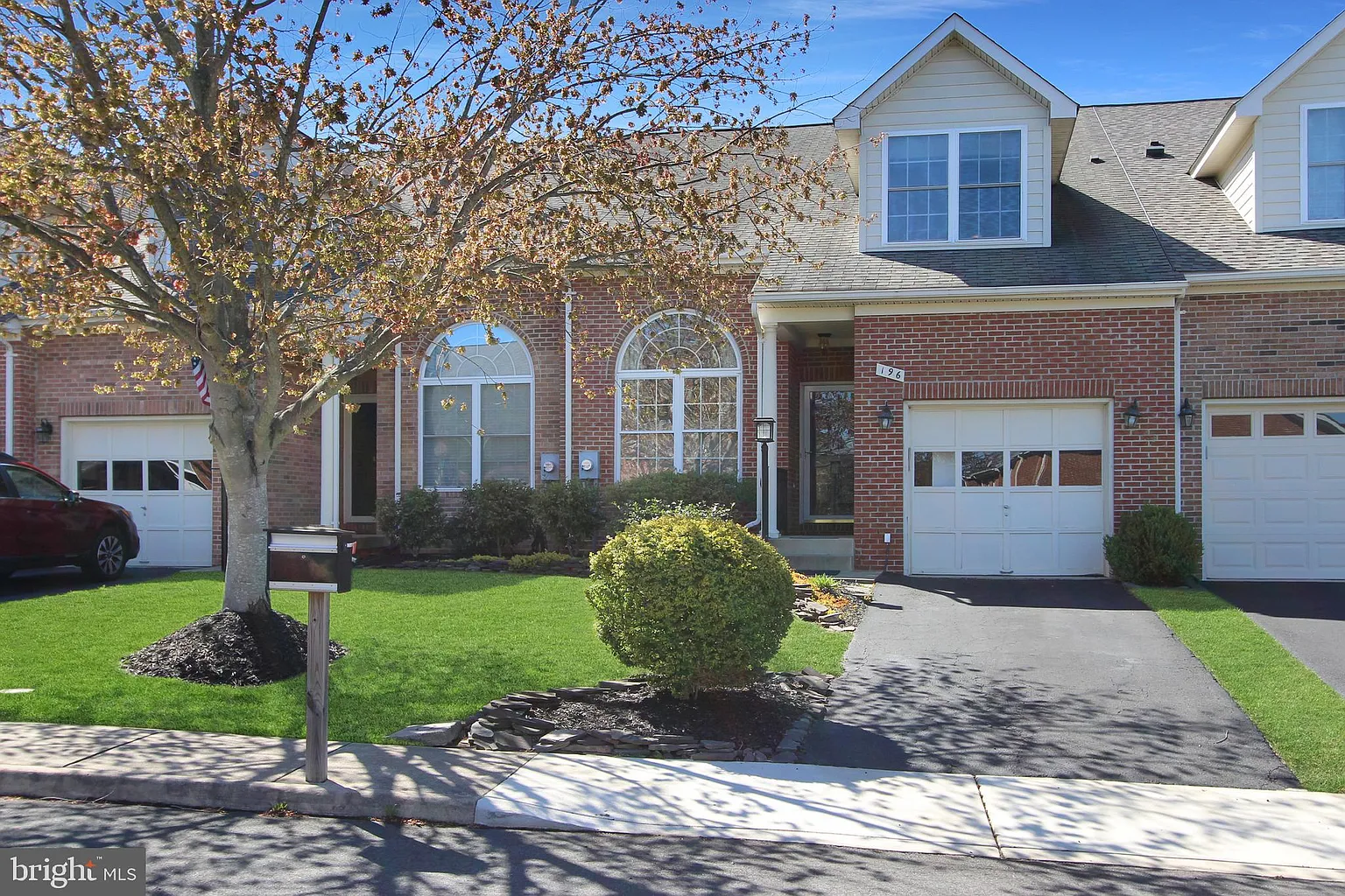 196 N View Cir photo 1