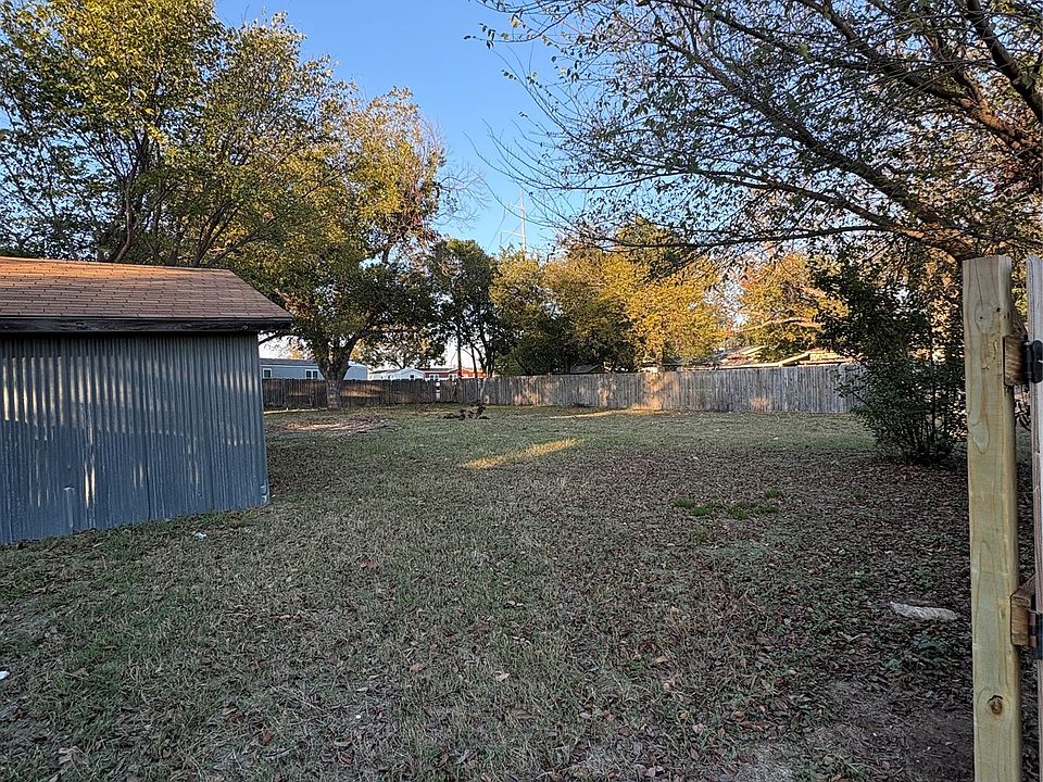 2nd image of 305 E Miller St